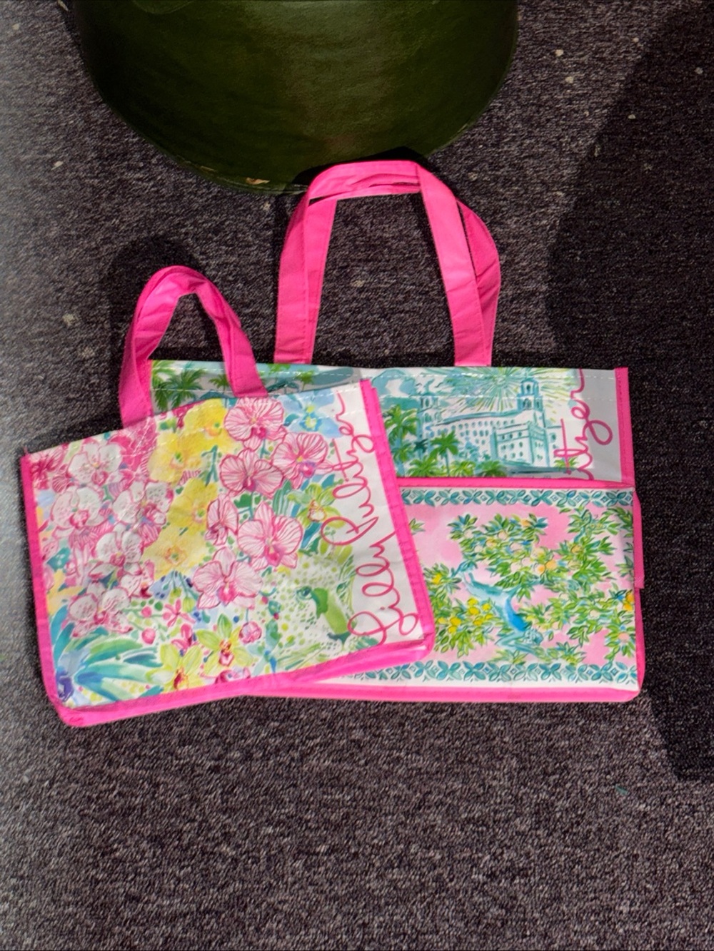 Set of 2 Lilly Pulitzer Medium and Small Pink Floral shopping totes.